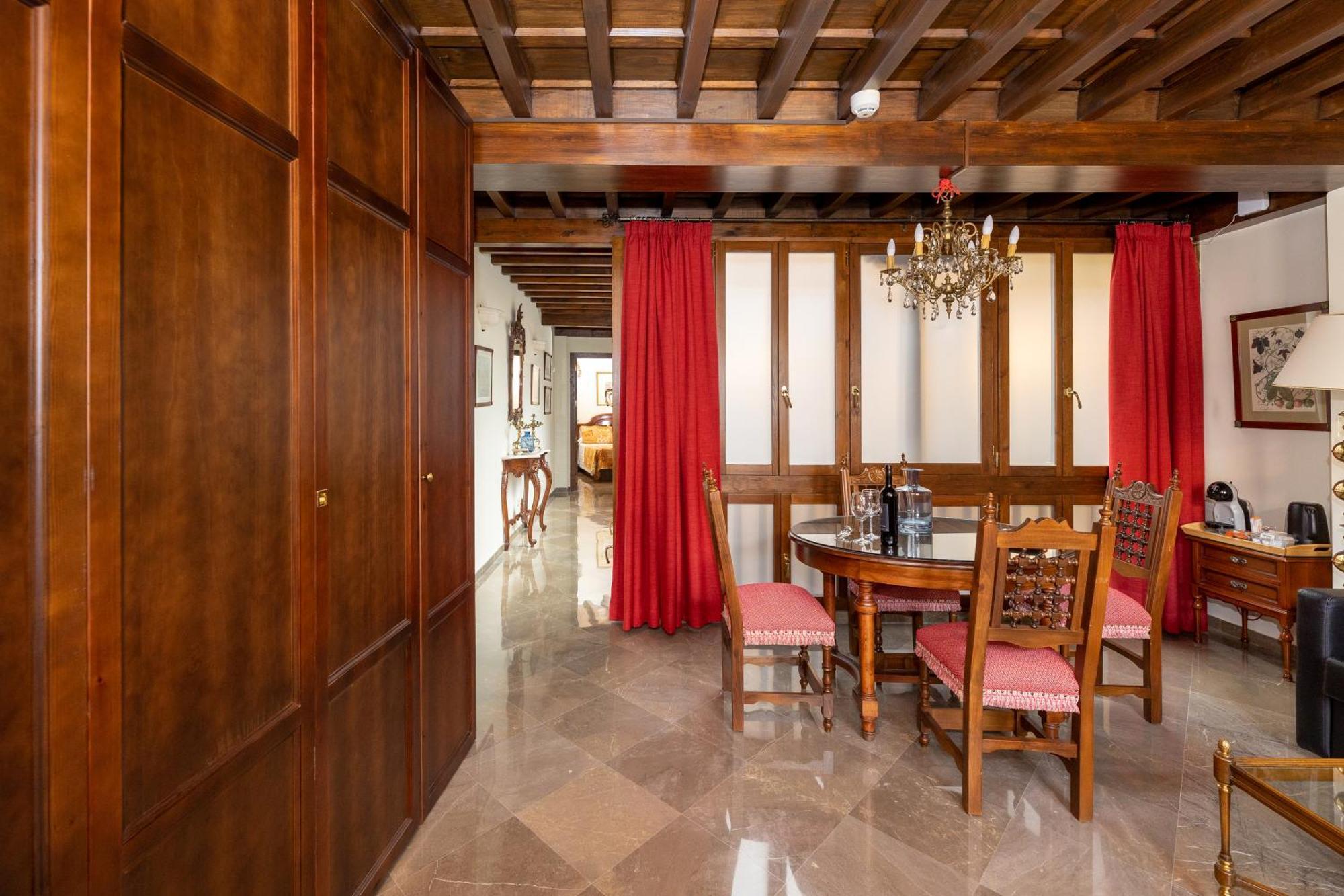 Apartamentos En Pleno Centro, Aljibe Rodrigo Del Campo 1A Granada Esterno foto